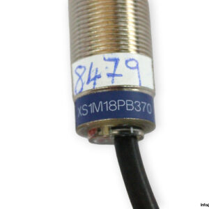 telemecanique-XS1M18PB370-inductive-proximity-sensor-new-4