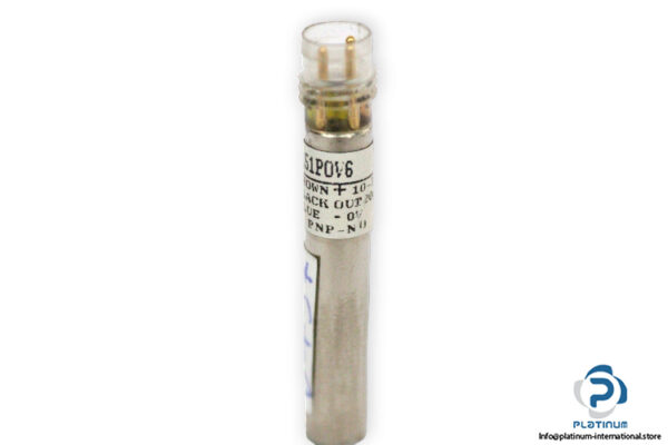 selet-B026-51P0V6-inductive-sensor-used-4