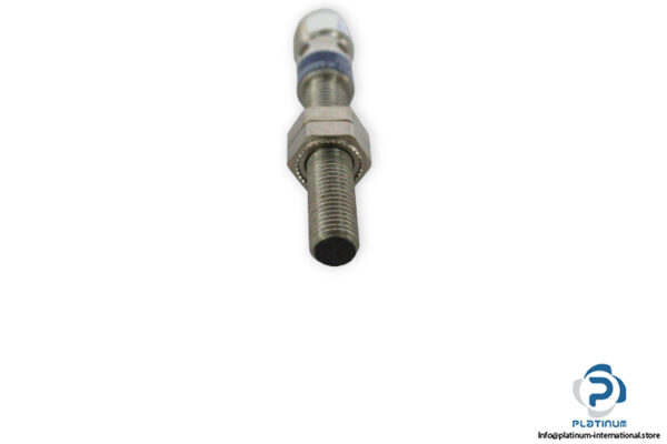 telemecanique-XS608B1PAM12-inductive-sensor-used-2