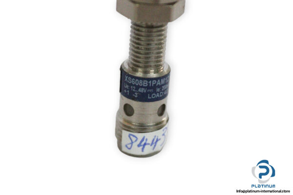 telemecanique-XS608B1PAM12-inductive-sensor-used-3