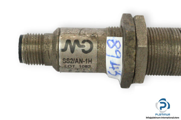 micro-detectors-SS2_AN-1H-photoelectric-diffuse-reflection-sensor-used-2