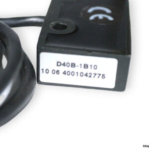 omron-D40B-1B10-compact-non-contact-door-switch-used-4