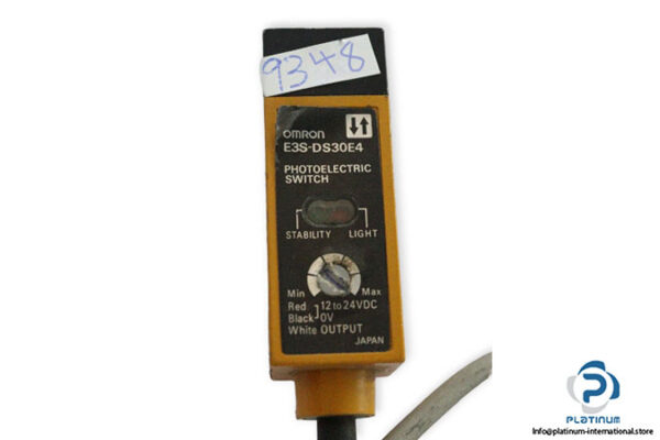 omron-E3S-DS30E4-diffuse-reflective-sensor-(Used)-1