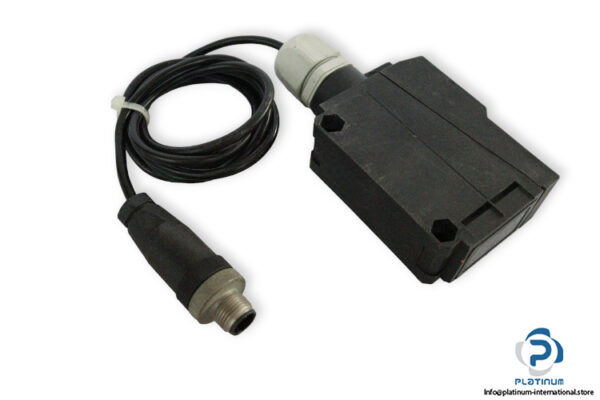 datasensor-S2-1-C90-diffuse-proximity-sensor-used