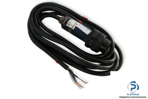 elesta-OMT-1-PA-100-G4-photoelectric-diffuse-reflection-sensor-new