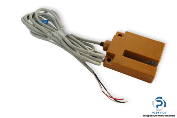 omron-E3S-GS1B4-fork-photoelectric-sensor-new