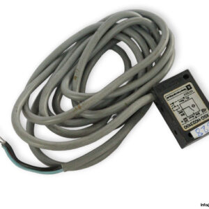telemecanique-XSG-H023100-inductive-proximity-sensor-used
