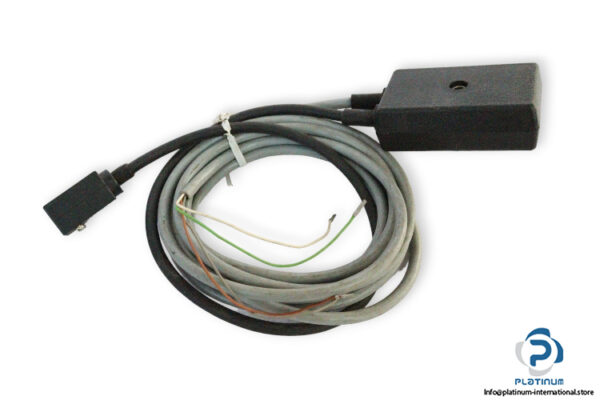 visolux-ML4-8-KSU_28-photoelectric-sensor-used