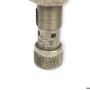 micro-detectors-AM6_AP-2H-inductive-sensor-used-3