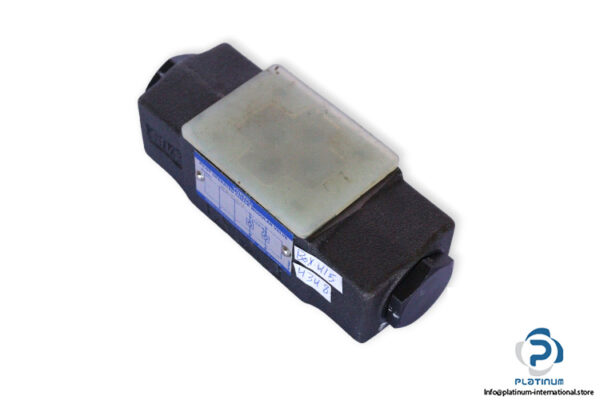 Yuken-MPW-01-2-40-pilot-operated-check-modular-valve-(used)