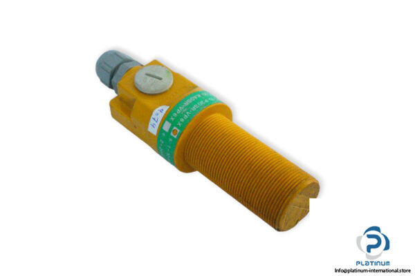 truck-BC10-P30SR-VP6X-proximity-switch-sensor-(used)