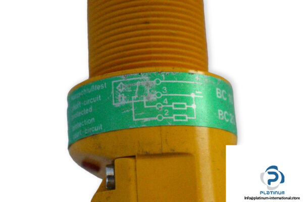 truck-BC10-P30SR-VP6X-proximity-switch-sensor-(used)-2