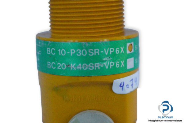 truck-BC10-P30SR-VP6X-proximity-switch-sensor-(used)-3