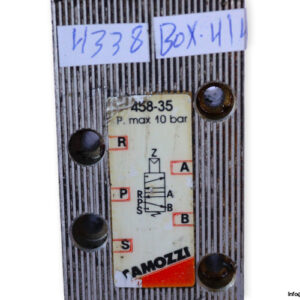 Camozzi-458-35-air-pilot-valve-(used)-1