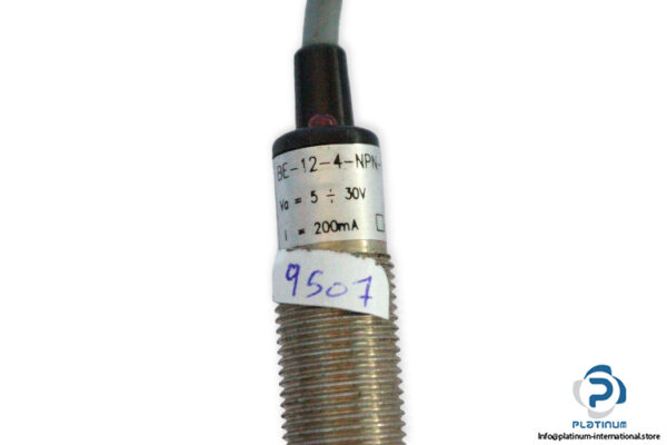 selet-BE-12-4-NPN-NO-inductive-proximity-switch-used-4