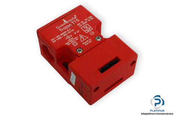guard-master-TROJAN-T15-safety-interlock-switch-(new)