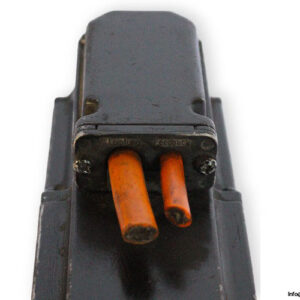 Indramat-MKD041B-144-KP1-permanent-magnet-motor-(used)-1