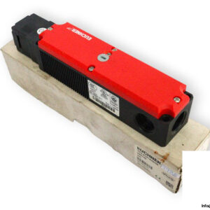 euchner-TP4-2131A024M-safety-switch-tp-with-door-monitoring-contact-new