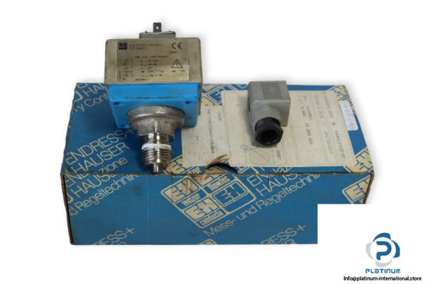 endress-hauser-PMC133-1M1F2D6A1V-pressure-switch-used-(with-carton)