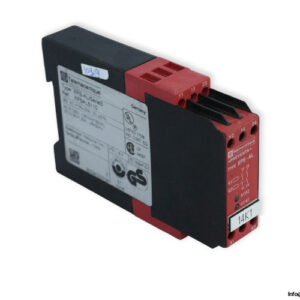 telemecanique-XPSAL5110-safety-relay-(used)