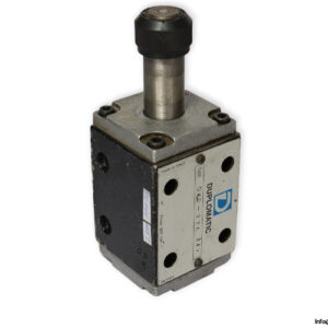Diplomatic-D4D-2TA-24V-solenoid-operated-directional-valve-without-coil-(used)