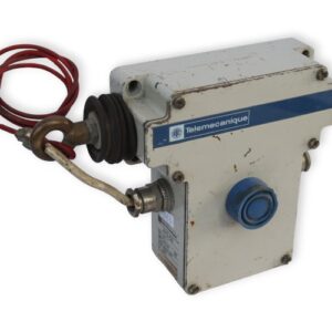 telemecanique-XY2-CE-emergency-stop-rope-pull-switch-(used)