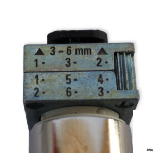 siemens-3SB3-500-4AD11-keyed-selector-switch-(new)-1