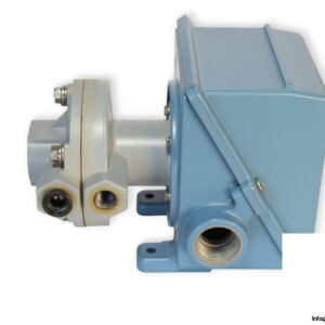 ue-H402K-456-pressure-switch-(used)-1