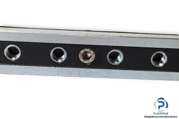 t-race-RV18-3-linear-roller-bearing-(new)-1