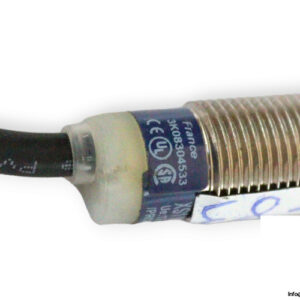 telemecanique-XS1-M12KP340-inductive-sensor-used-3