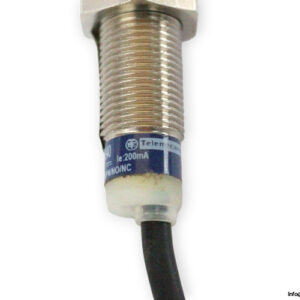 telemecanique-XS1-M12KP340-inductive-sensor-used-4