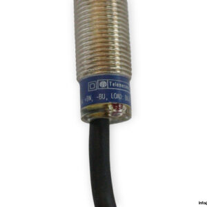 telemecanique-XS1M12PA370-inductive-sensor-new-2