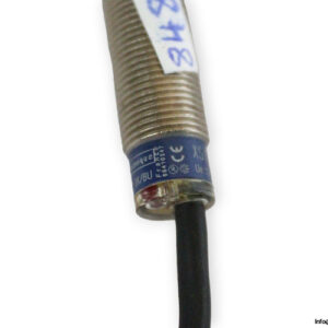 telemecanique-XS1M12PA370-inductive-sensor-new-4