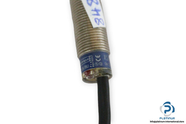 telemecanique-XS1M12PA370-inductive-sensor-new-4