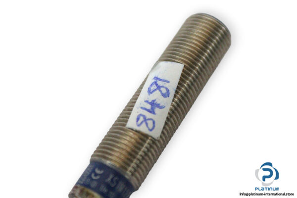 telemecanique-XS1M12PA370-inductive-sensor-new-5