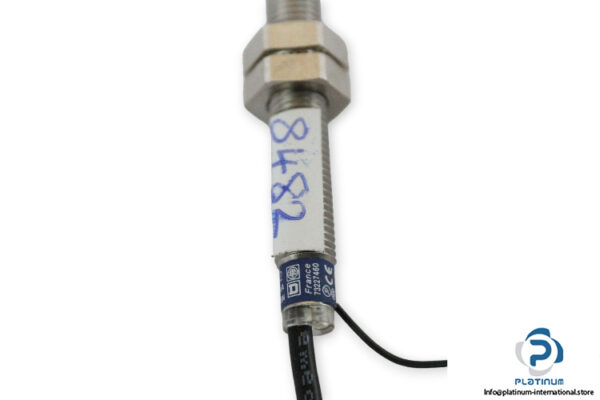 telemecanique-XS608B1NBL2-inductive-proximity-sensor-new-3
