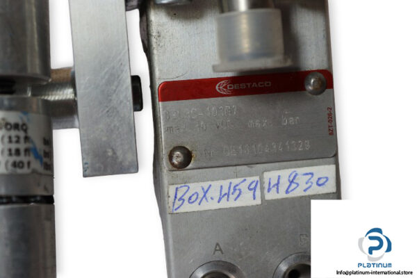 destaco-82L3S-103B7-heavy-duty-pneumatic-clamping-(used)-4