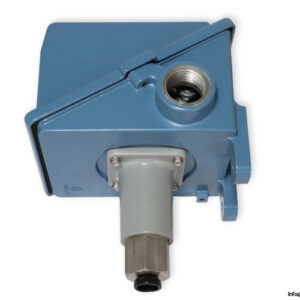 ue-J402-610-pressure-switch-new(with-carton)-2