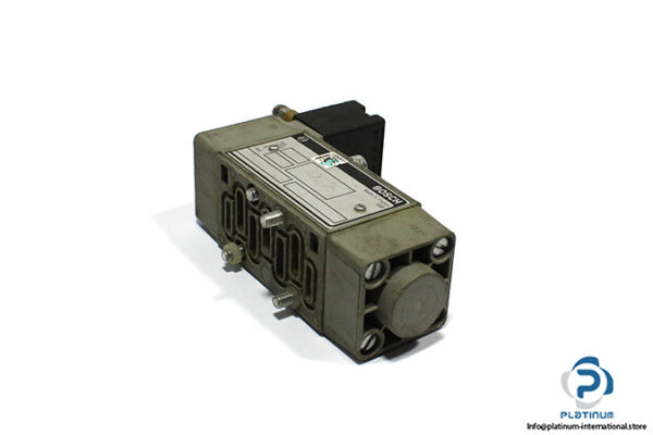 bosch-0-820-024-991-single-solenoid-valve-with-coil-1