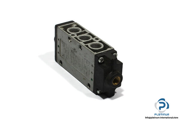 univer-ac-8100-air-pilot-valve-1