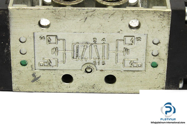 univer-ac-7520-single-solenoid-valve-used-3