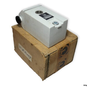 leybold-AK-4-8-condensate-separator-trap-(new)