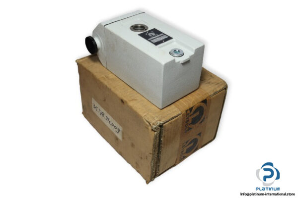 leybold-AK-4-8-condensate-separator-trap-(new)