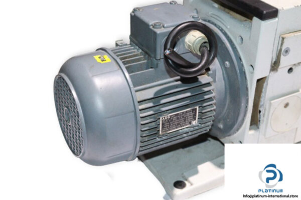 leybold-D16B-rotary-vane-vacuum-pump-used-2