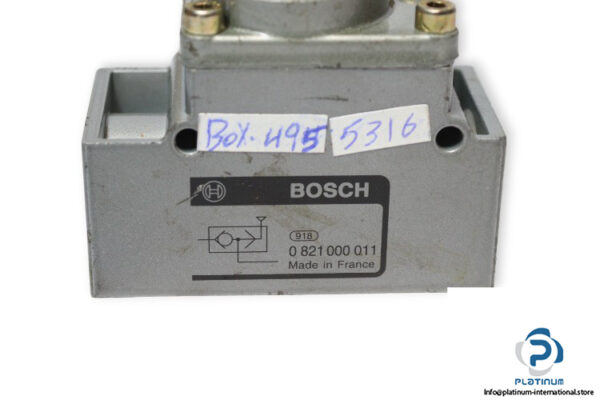 bosch-0-821-000-011-shuttle-valve-used-2