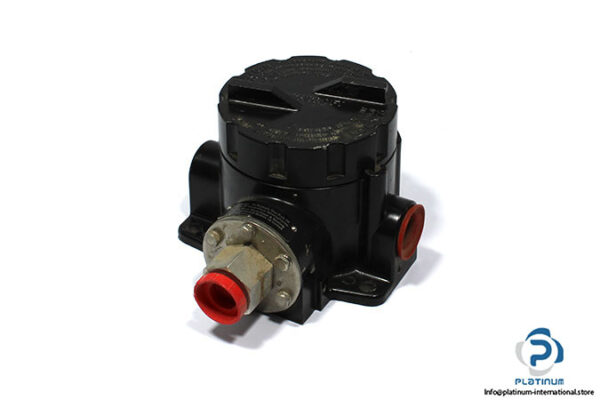 134-ashcroft-b7-50-s-x07-30psig-explosion-proof-pressure-switch