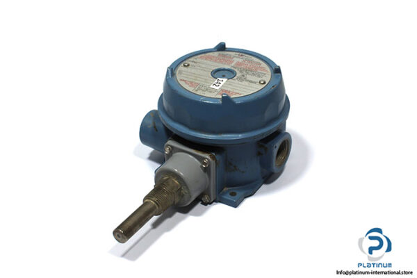 142-united-electric-c120-121-m201-1-180-cc2-hl1-temperature-switch-2