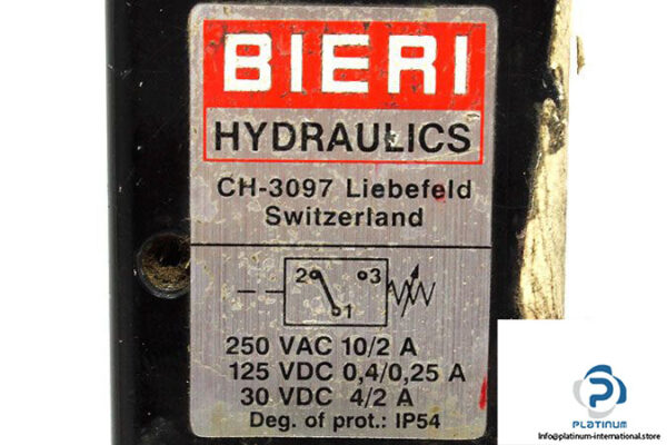 bieri-dv7-100-33010-pressure-switch-used-3