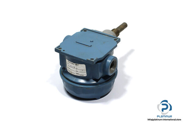 142-united-electric-c120-121-m201-1-180-cc2-hl1-temperature-switch-1-2