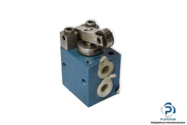 Rexroth-3630431000-pneumatic-valve-(used)